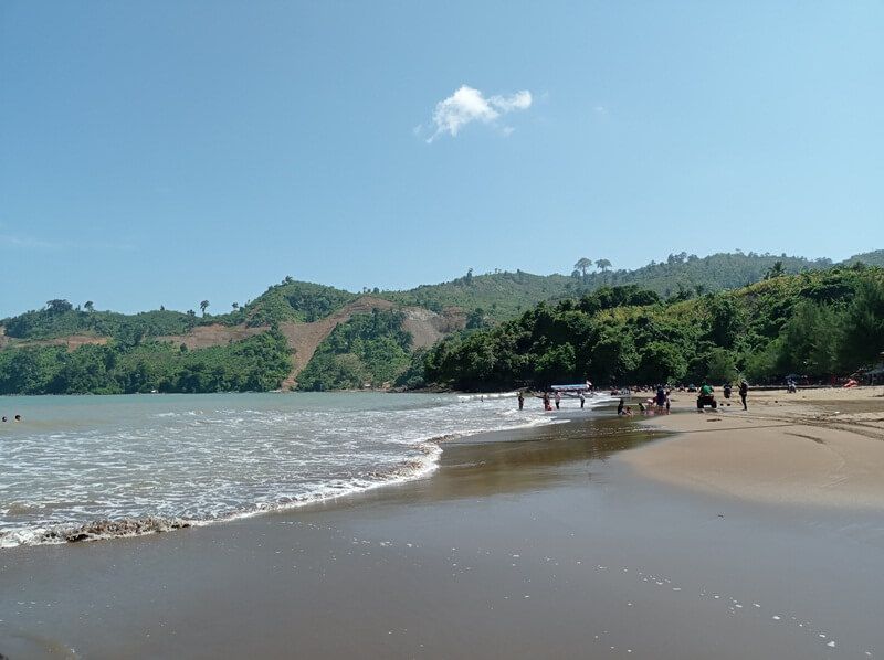 Pesona Pantai Gemah Tulungagung yang Indah Menawan