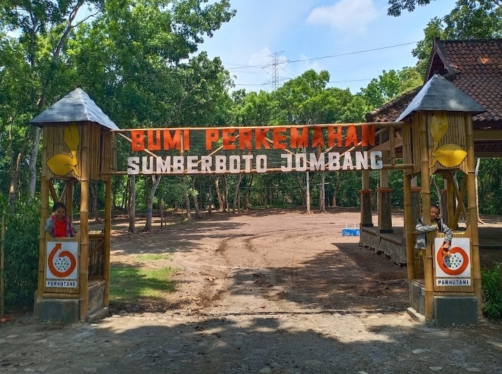 Wana Wisata Sumber Boto Jombang