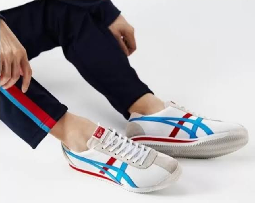 Sepatu Sneakers yang simpel dan casuak seperti ini bisa didapatkan di toko Sneakers Onitsuka Tiger Official.