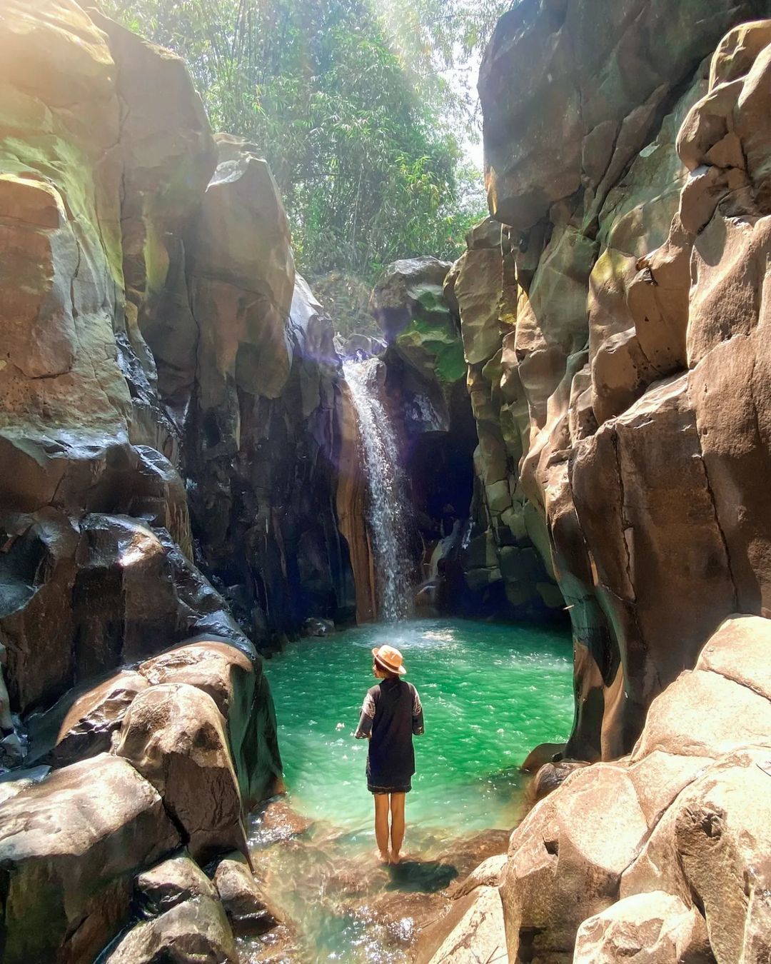 Pesona Curug Cikuluwung Bogor