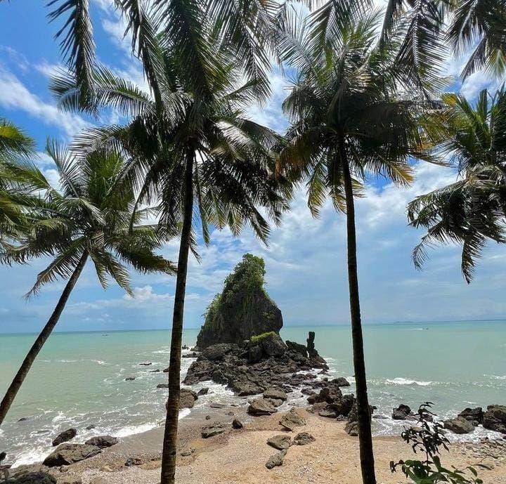 Pesona Pantai Karang Agung yang Indah dan Menawan