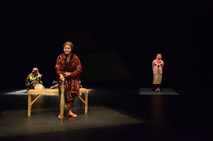 KREATIF: Salah satu pertunjukan teater yang disutradarai Anwari. (ANWARI UNTUK JPRM)