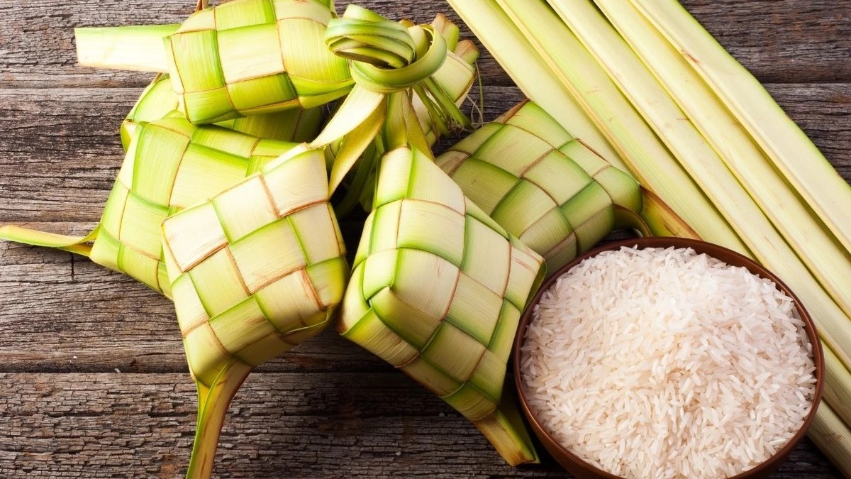 Lebaran ketupat sudah menjadi tradisi turun-temurun bagi masyarakat Indonesia. (NU Online Jatim)