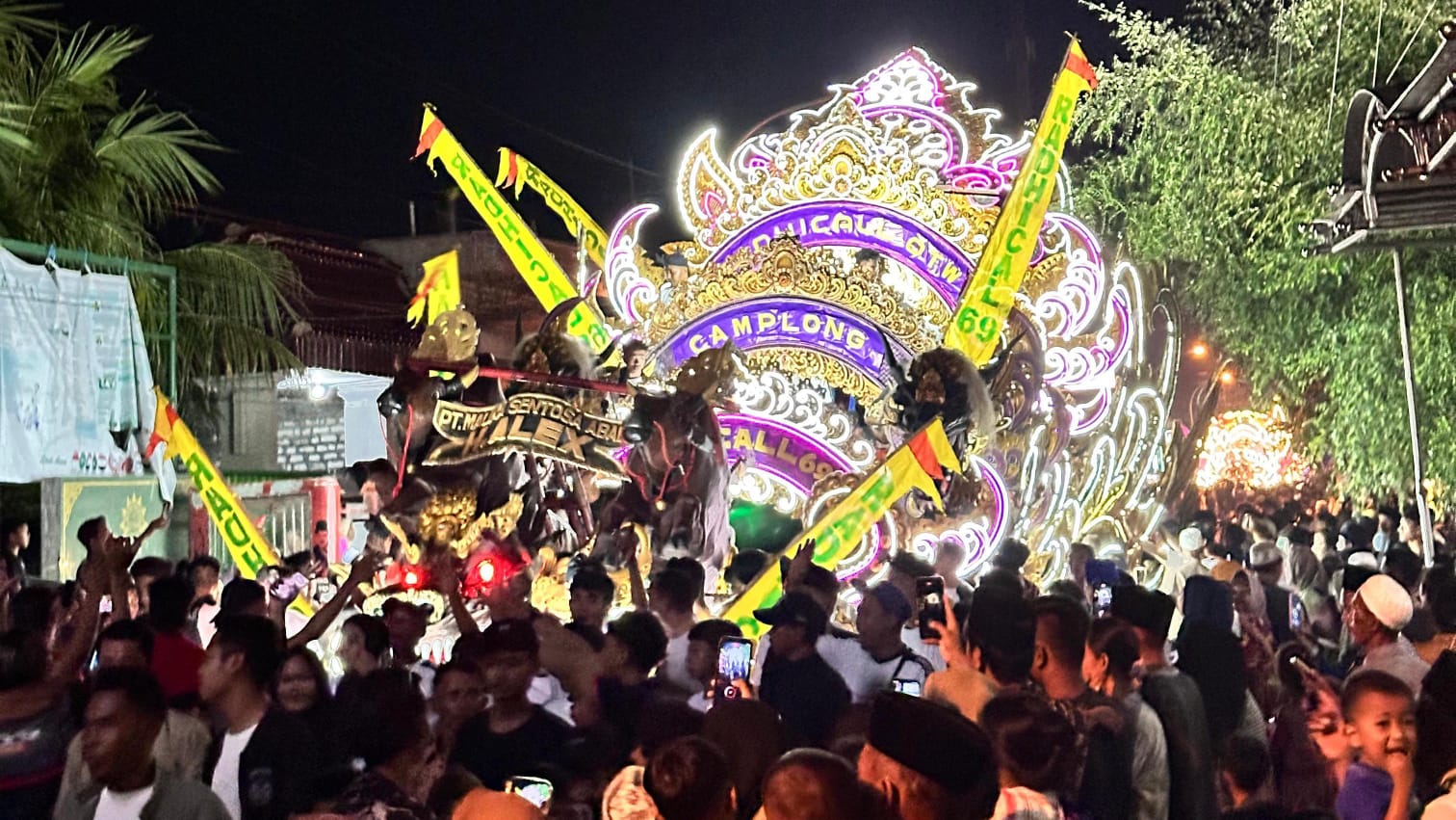 Polres Sampang memanggil Pj Kades Dharma Camplong dan panitia pelaksana kegiatan musik Daul Camplong Night Carnival yang tidak berizin. (taberita)