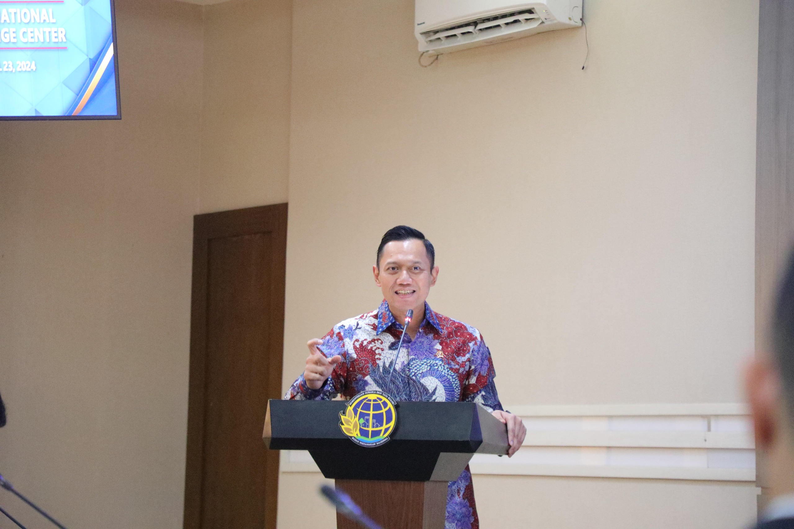 BERSAHAJA: Menteri ATR/BPN Agus Harimurti Yudhoyono saat sambutan, Selasa (23/4).
