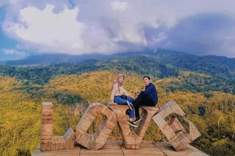 Mantap Banget Prewedding di Pacet Mojokerto