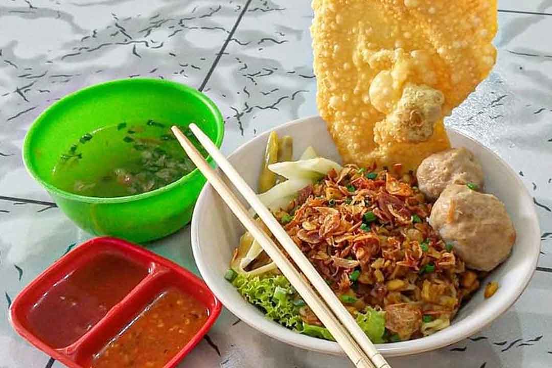 Pangsit mie benteng pancasila Mojokerto. (carica.id)