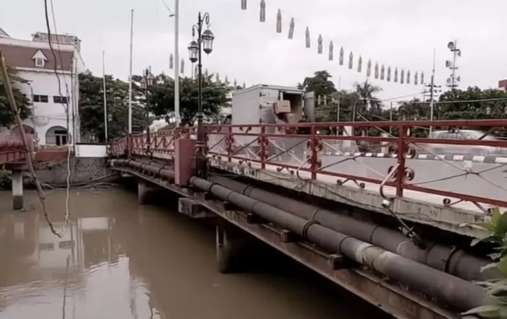 Jembatan Merah Surabaya (Tangkapan Layar Youtube Larasati Channel)