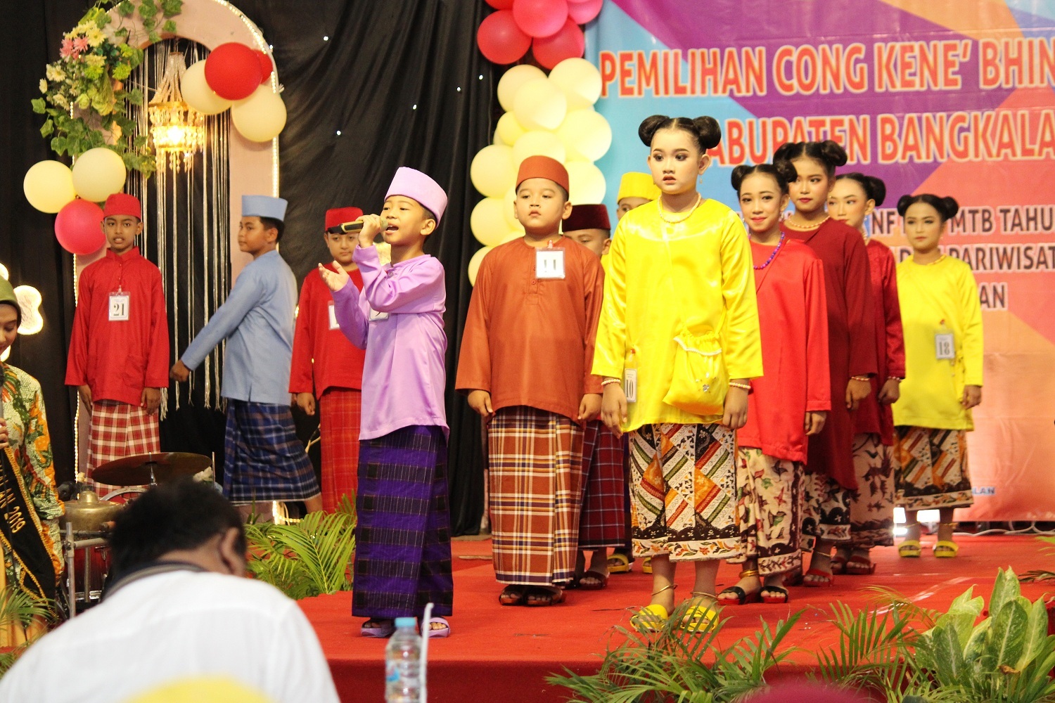 MENCINTAI BUDAYA: Salah satu program publik Pemilihan Cong Kene&rsquo; Bhing Anak, 2022 lalu. (VIVIN AGUSTIN HARTONO/JPRM)