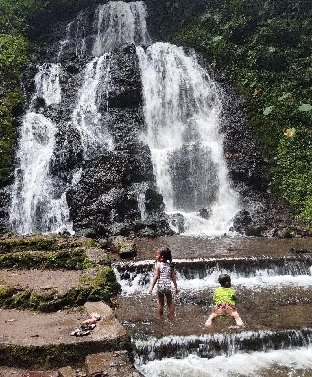 Pesona Air Terjun Watu Lumpang Mojokerto