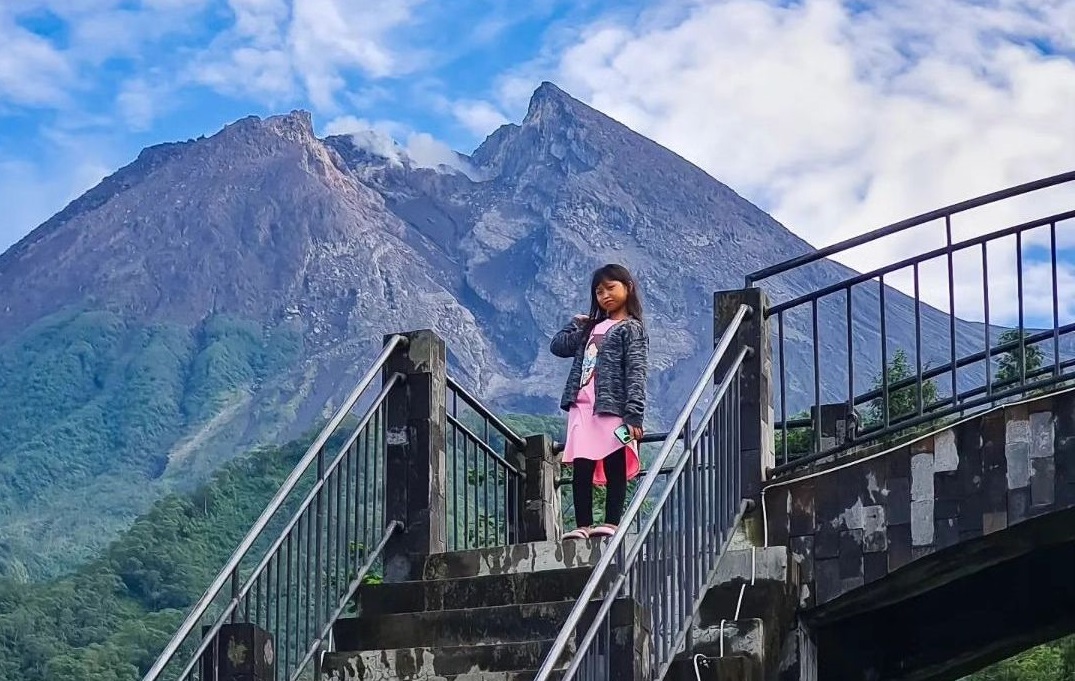 Bukit Klangon dengan View Gunung Merapi