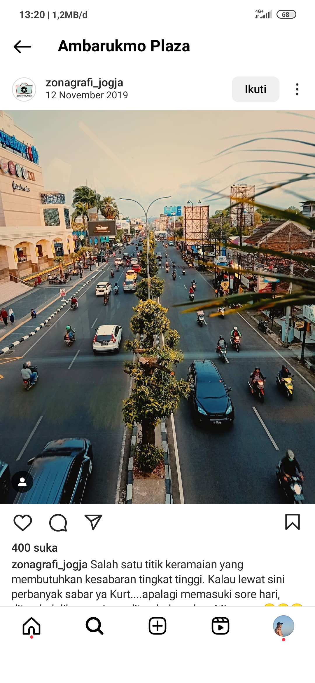 Jalan di depan Ambarukmo Plaza.