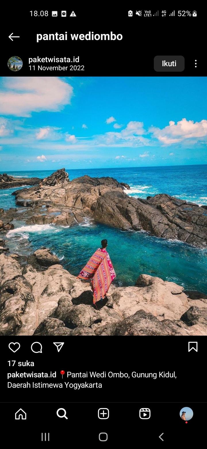 Laguna dibalik batu karts pantai Wediombo, Gunungkidul, Yogyakarta
