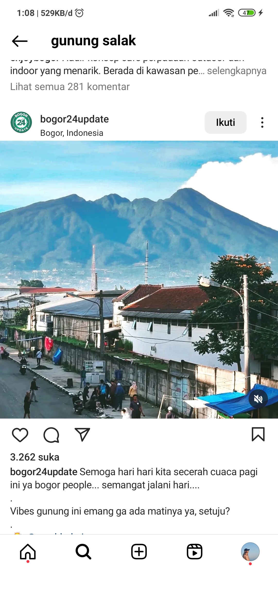 Potret Gunung Salak dari desa sekitar
