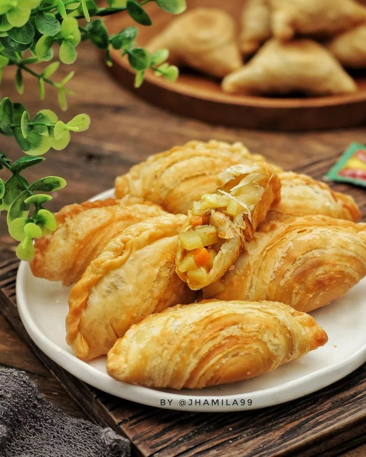 Pastel Ayam Wortel