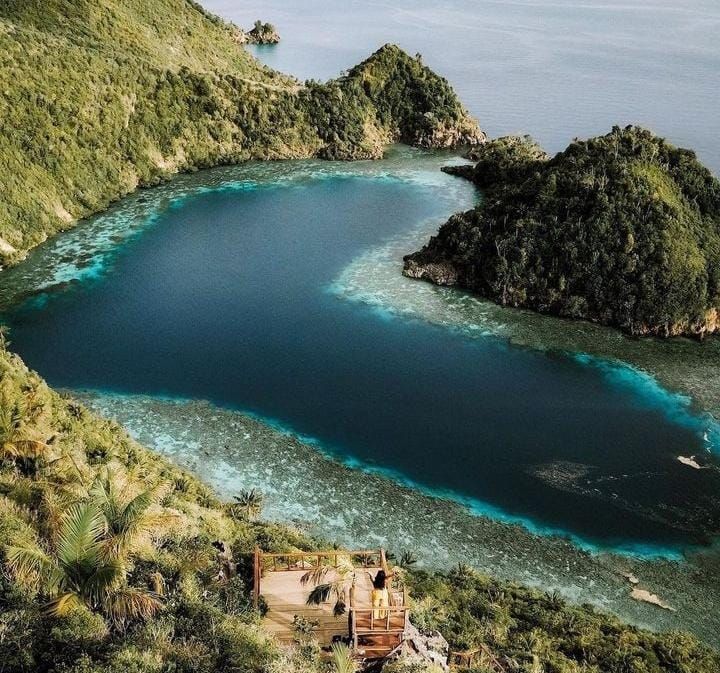 Pesona Danau Karawapop Pulau Misool Raja Ampat