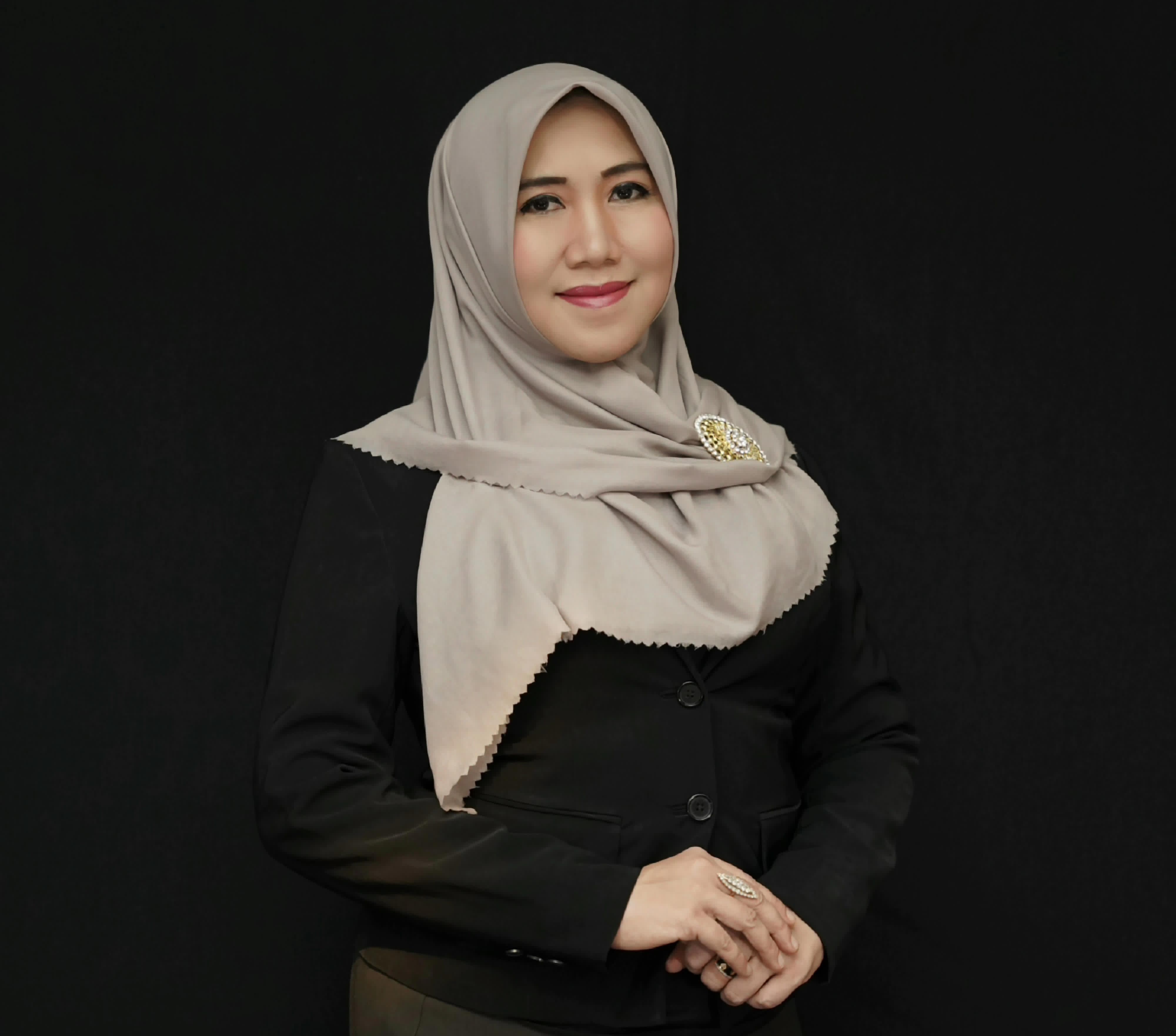 CANTIK: Lia Istifhama anggota DPD RI terpilih dari Jawa Timur.