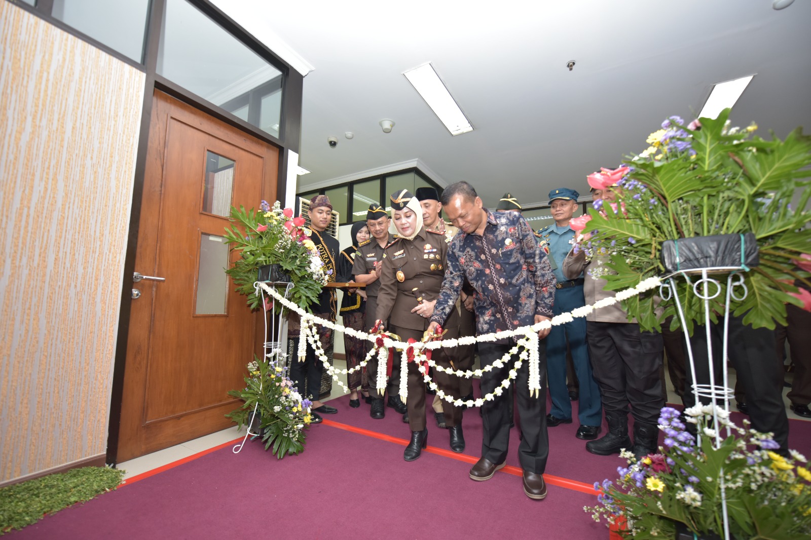 SIMBOLIS: Rektor UTM Safi