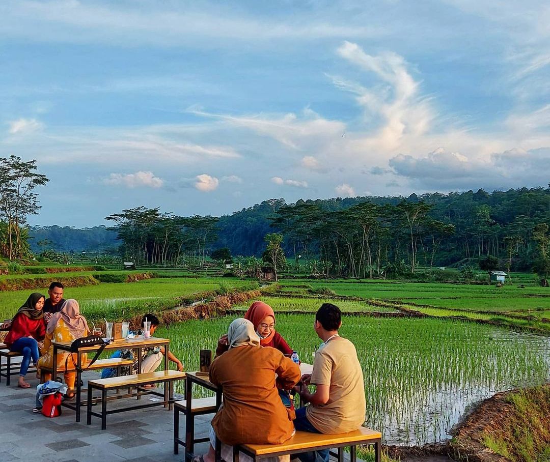 Kampung sabin, area wisata yang berada di persawahan.