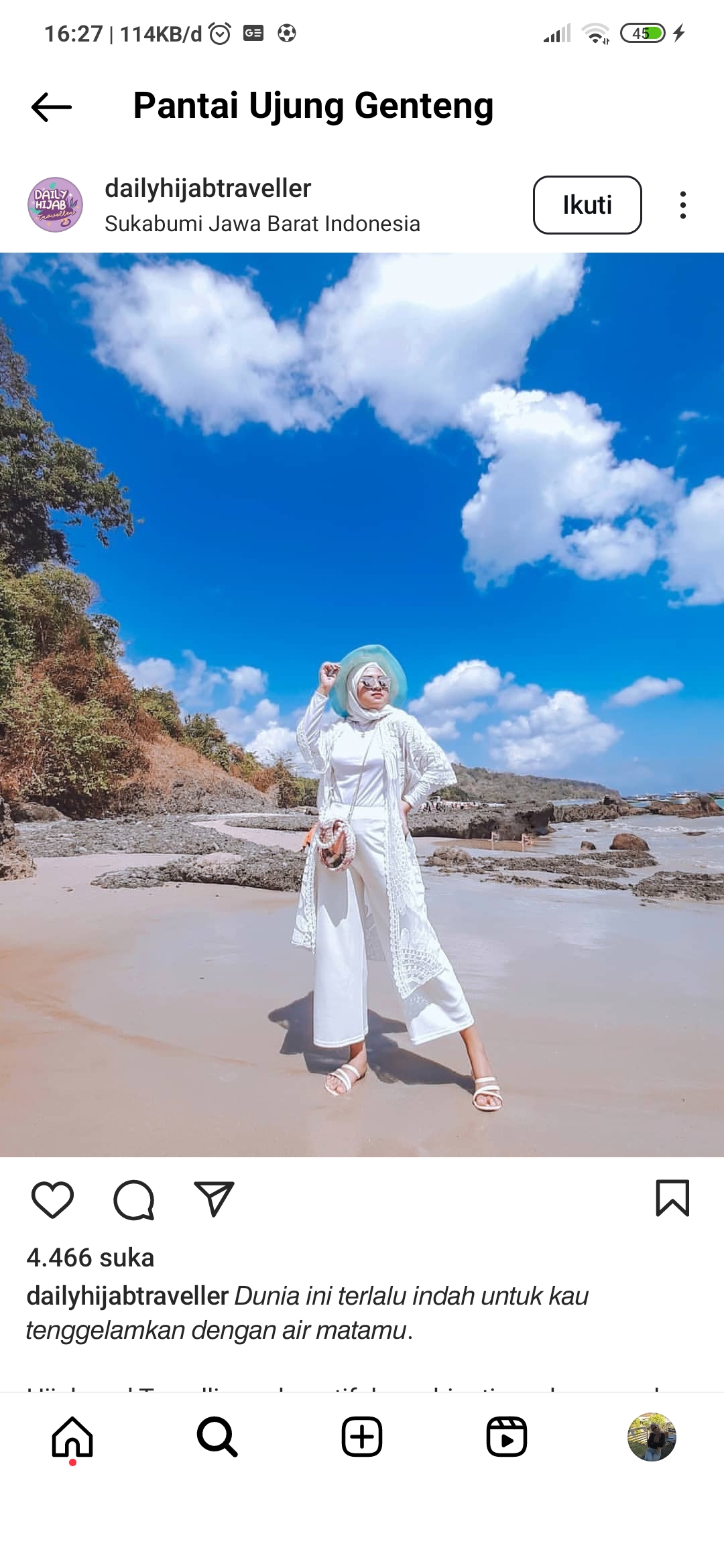 Pantai Ujung Genteng dengan pesonanya