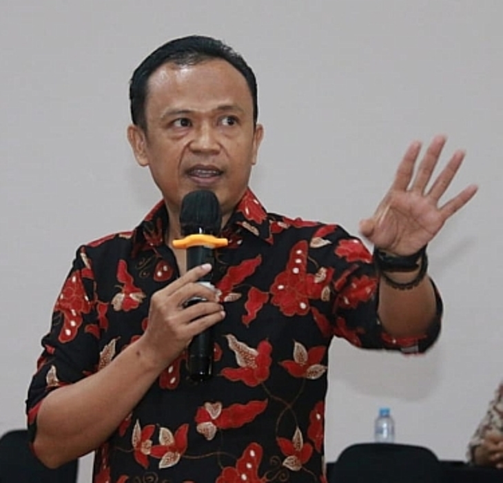 Pengamat Sosial dan Politik Madura Imaduddin mengatakan ketua parpol lebih berpeluang dibanding tokoh nonpartai.