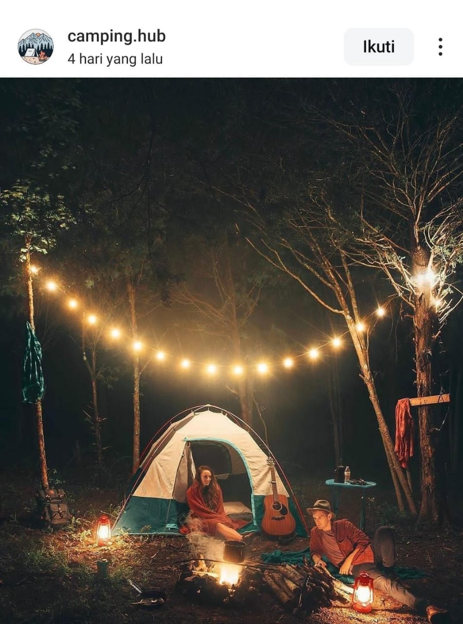 Camping dengan nuansa alam yang indah.