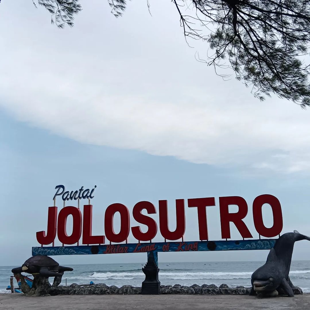 Pantai Jolosutro, Blitar