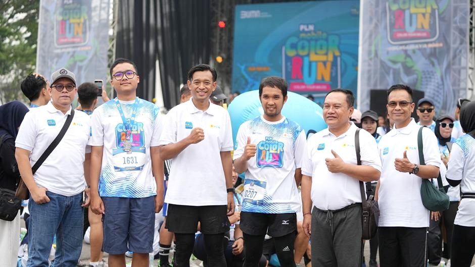 MERIAH: Jajaran Manajemen PT PLN (Persero) UIP JBTB menghadiri undangan dari PT PLN (Persero) UID Jatim dalam acara PLN Mobile Color Run Surabaya 2024. (PLN UNTUK JPRM)