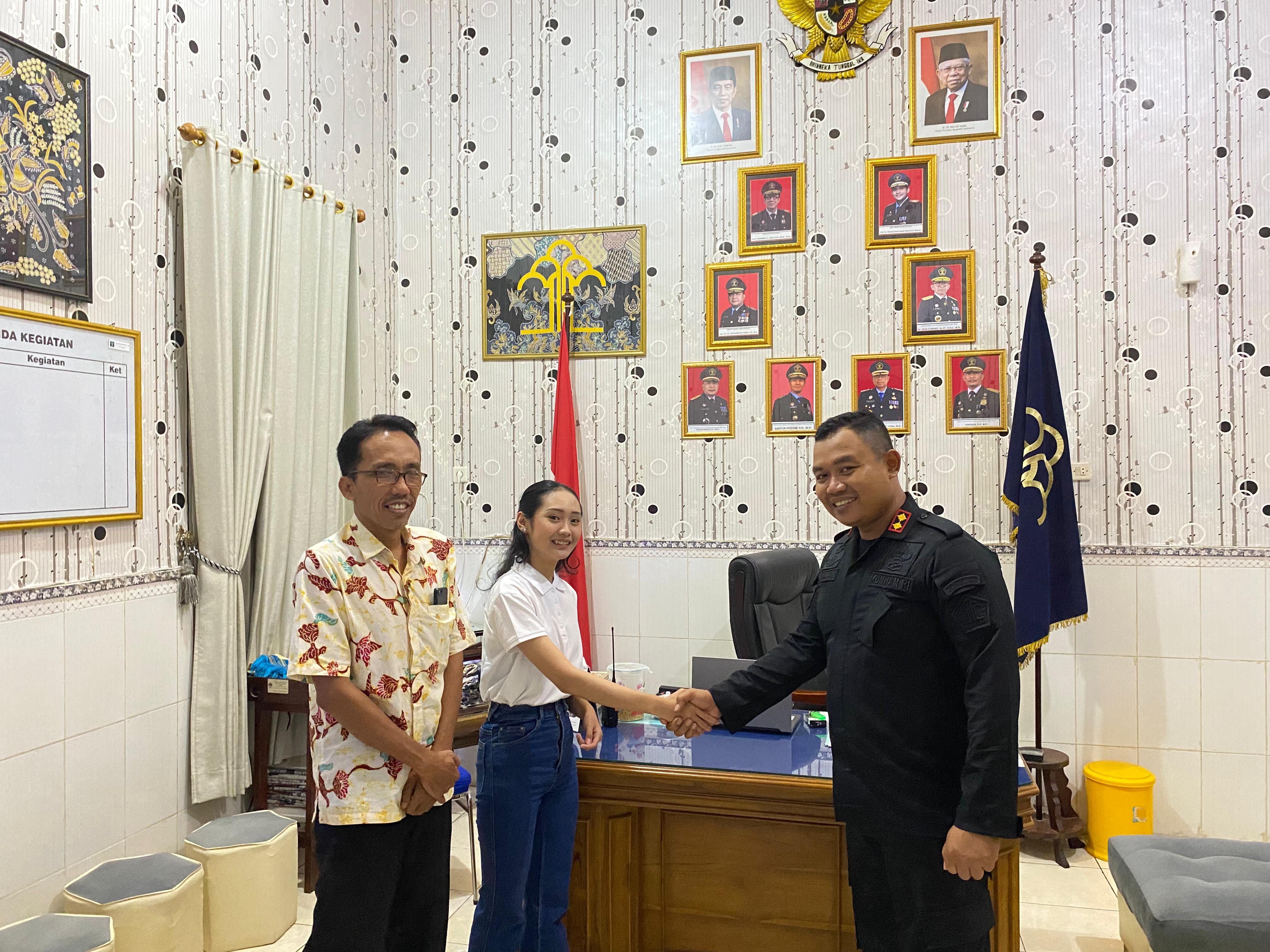 BERSINERGI: Kepala Rutan Sumenep Ridwan Susilo menyambut perwakilan Disbudporapar dan PKC Sumenep.