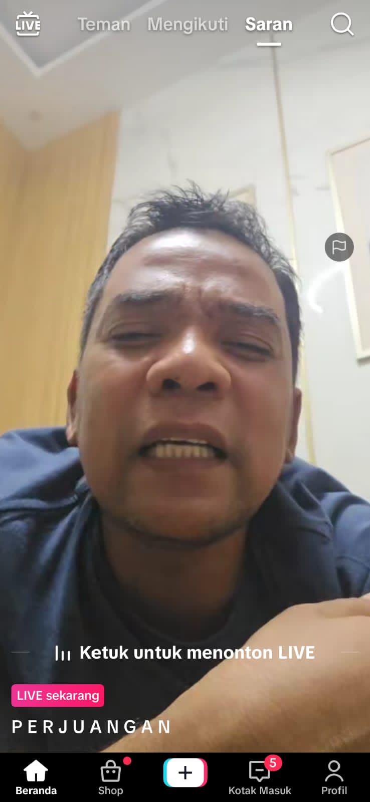 HASIL SCREENSHOT: Anggota DPRD Jawa Timur Mahfud saat live di Tiktok dinihari tadi, Kamis (11/7).