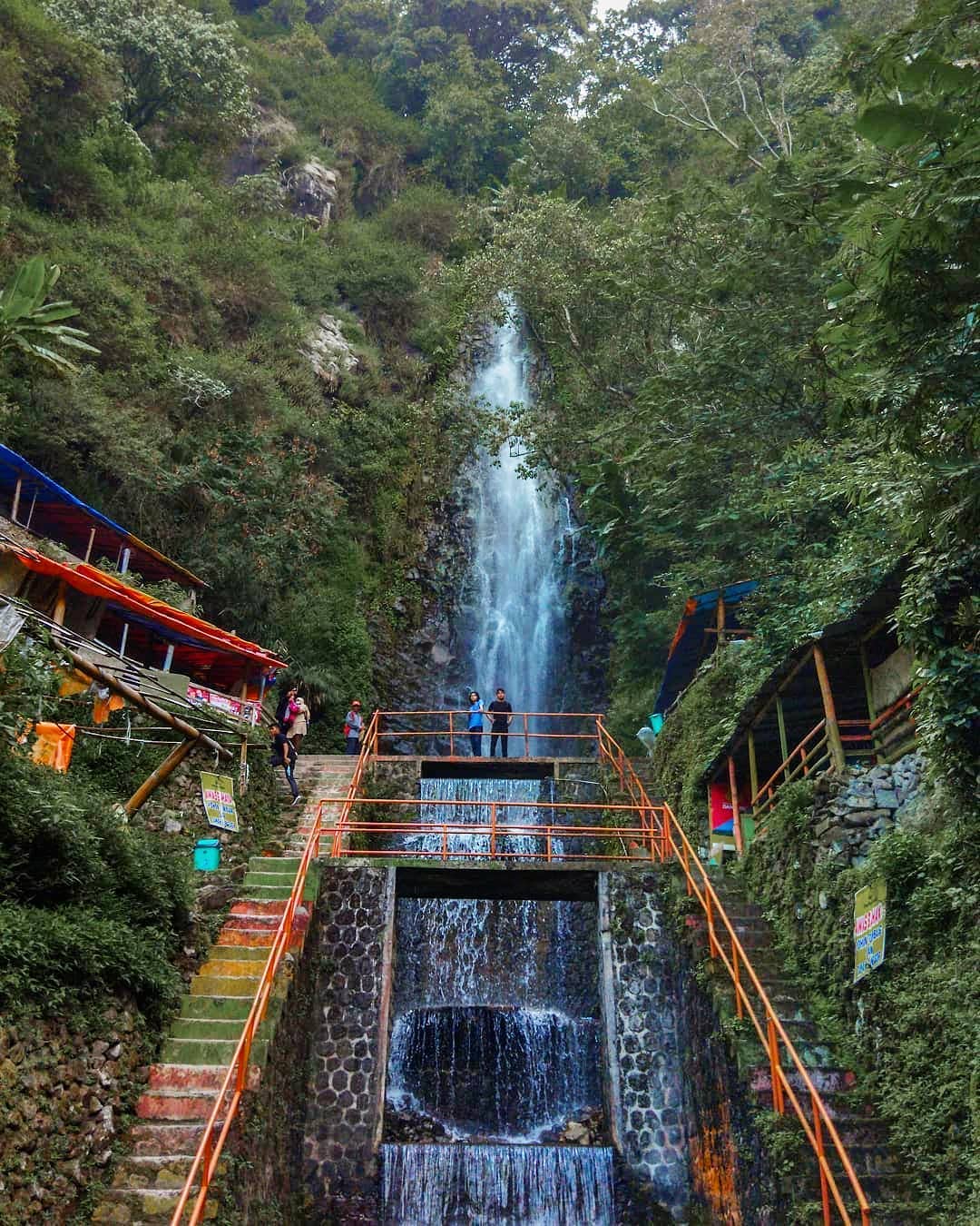 wisata alam air terjun tirtosari kabupaten magetan