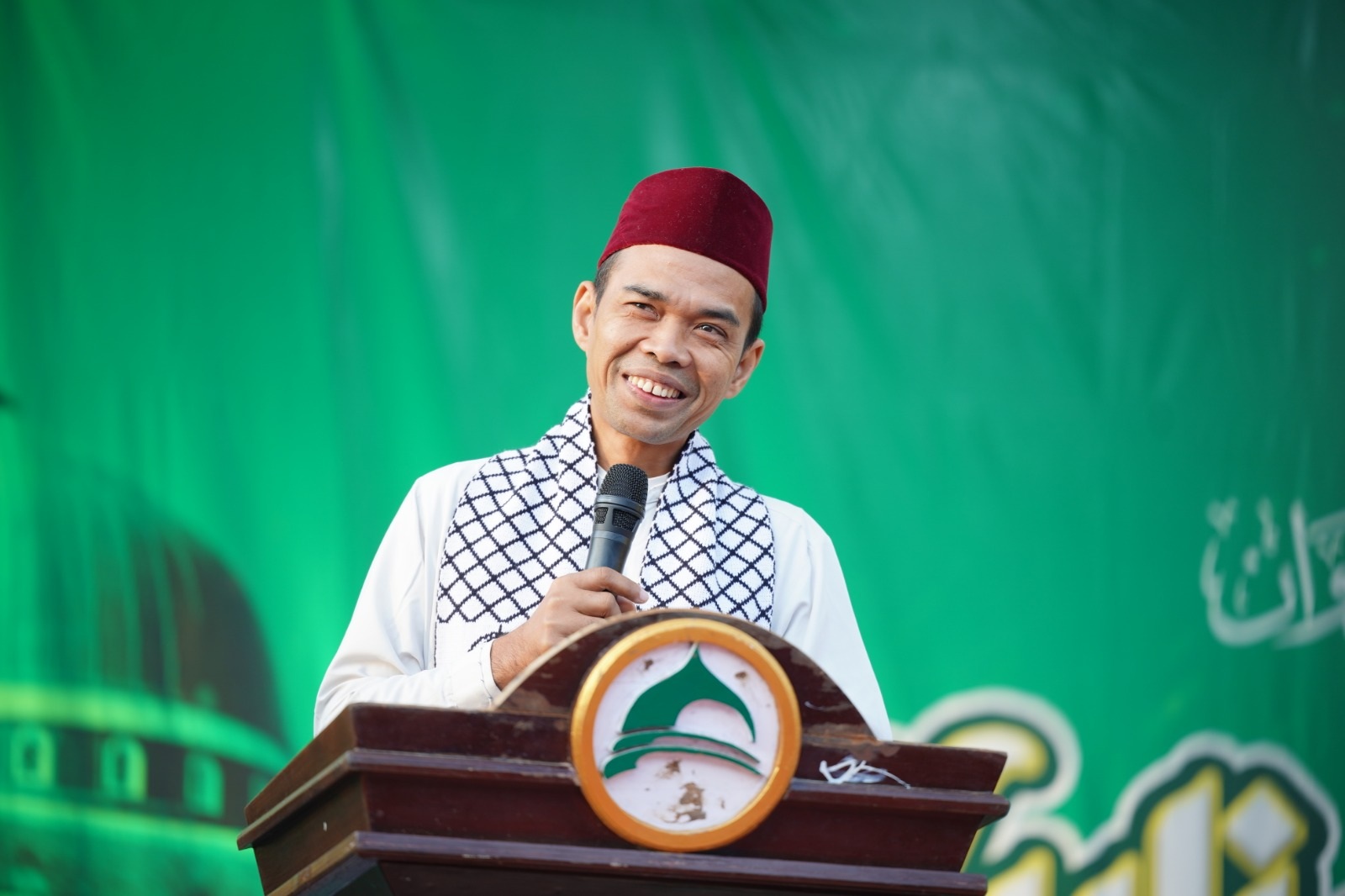 MENYEJUKKAN: Prof. KH. Abdul Somad, D.E.S.A., Ph.D. (IKBAL UNTUK JPRM)