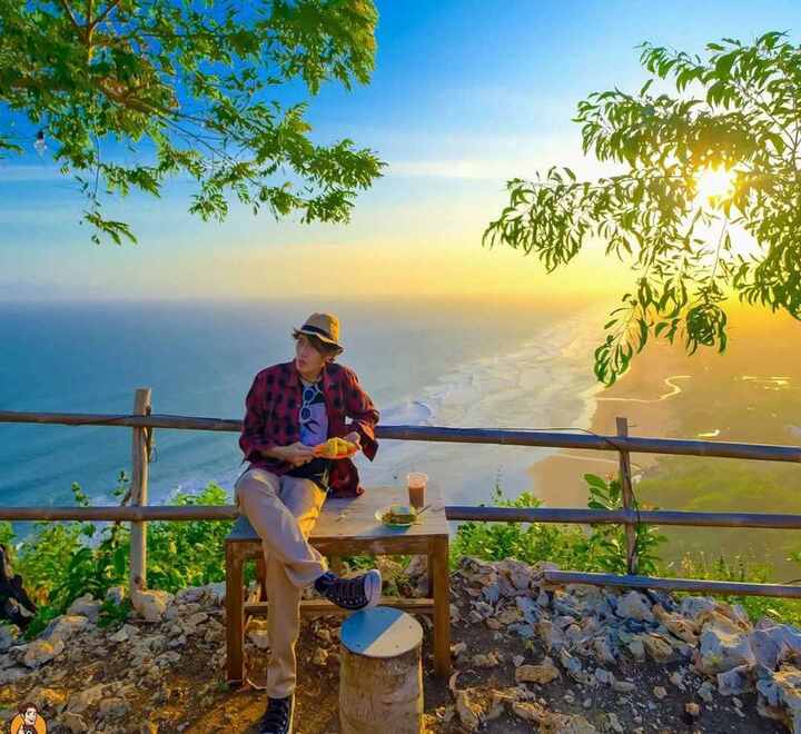 keindahan wisat Shoka Bukit Senja di Yogyakarta