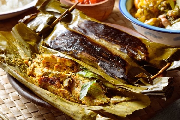 Resep Pepes Ikan Teri Kelapa Parut