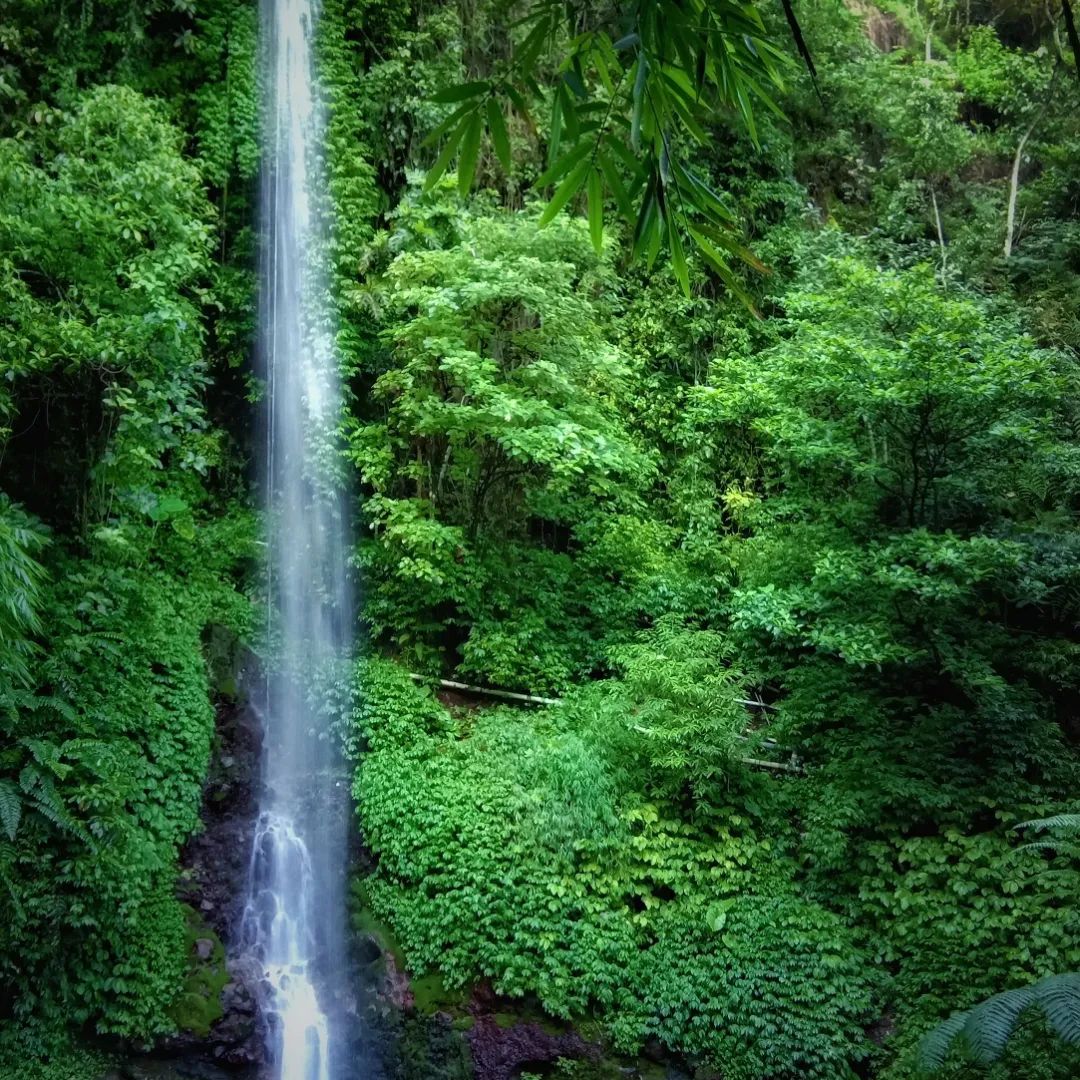 Wisata alam tersembunyi  Air Terjun Grenjengan