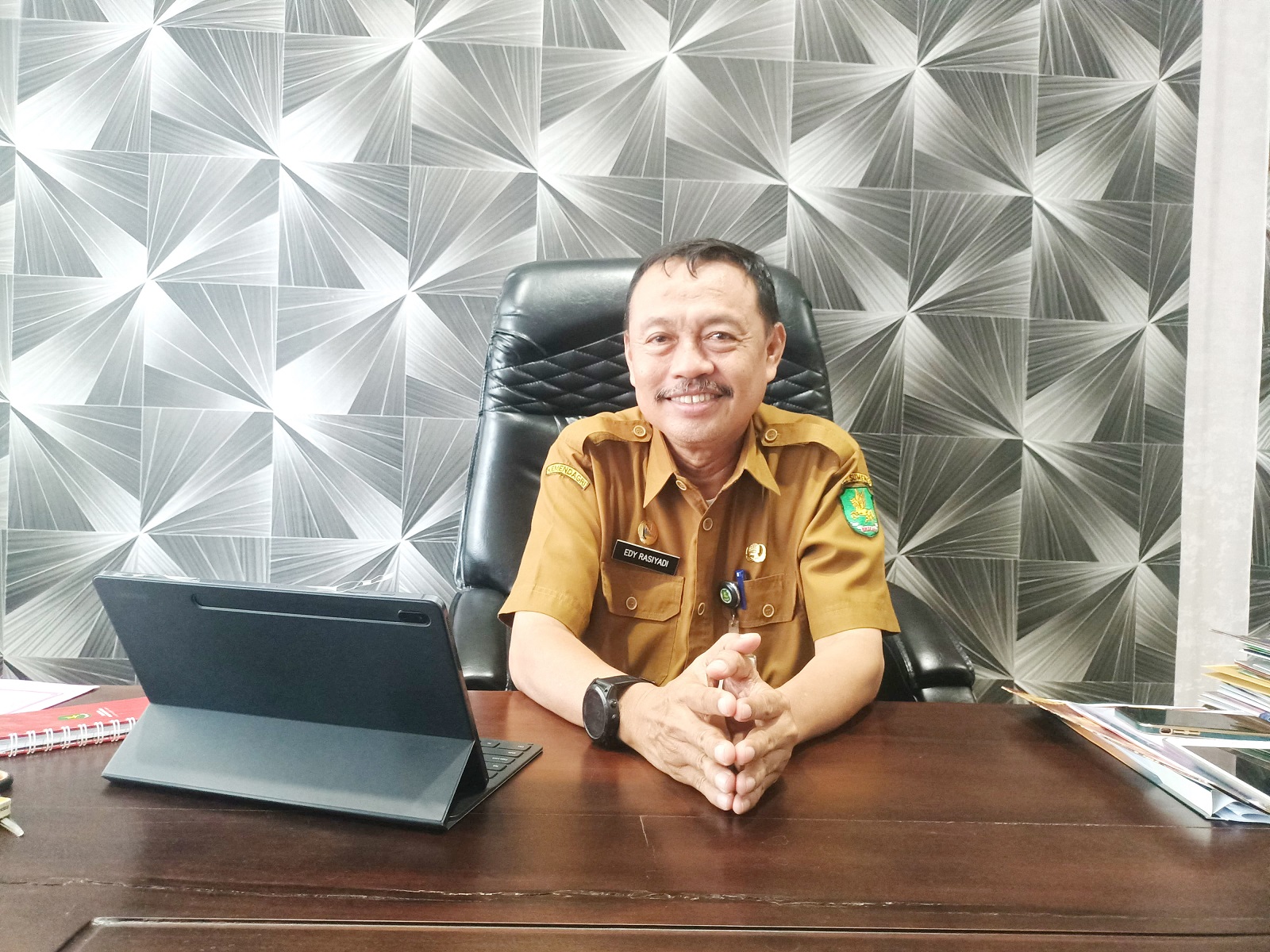 Sekkab Sumenep Edy Rasiyadi mengusulkan Wabup Dewi Khalifah sebagai Plh bupati.