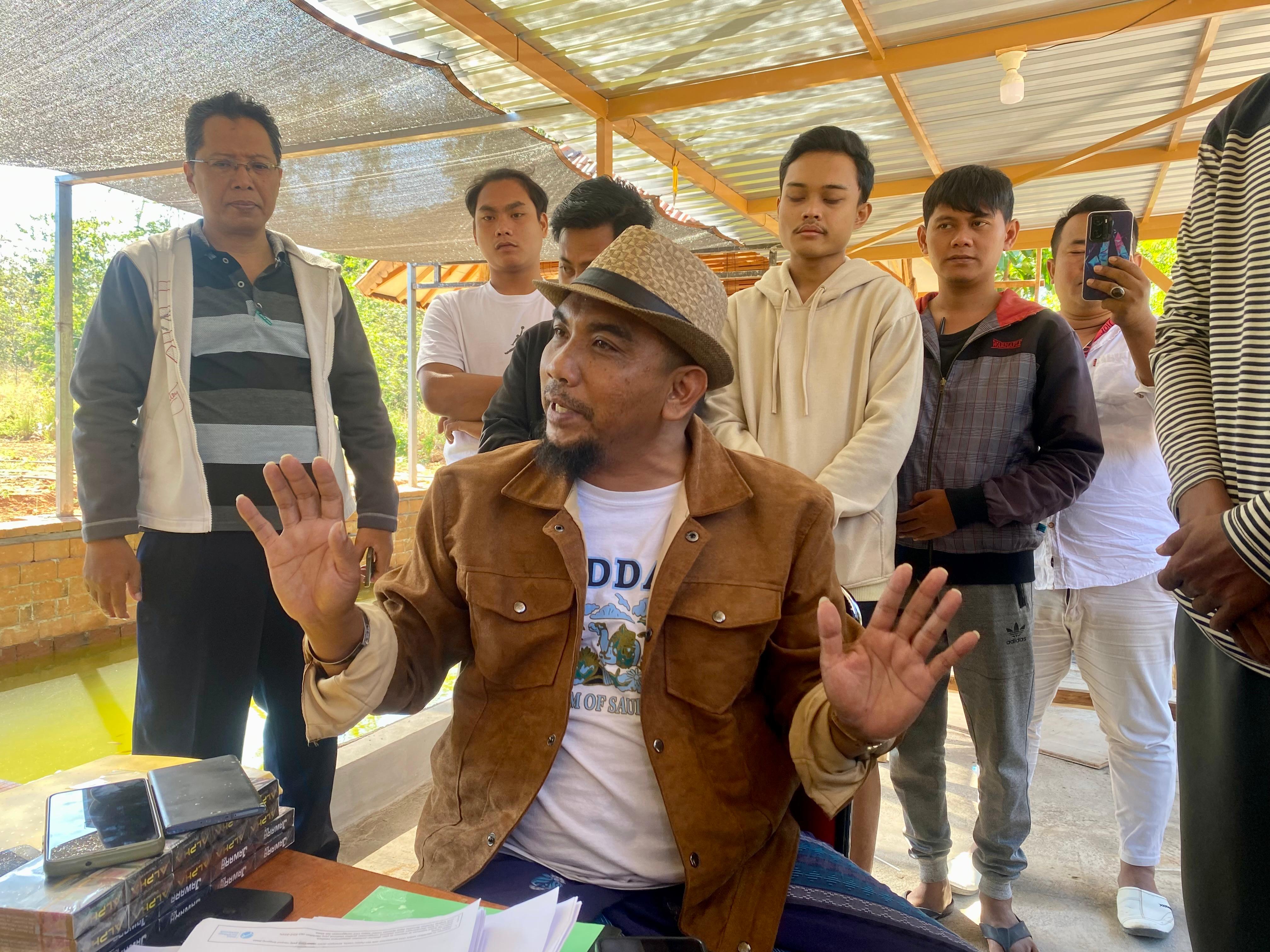 KRITIK PEDAS: Ketua Umum PPHTI Marsuto Alfianto memberikan keterangan kepada&nbsp;wartawan di Desa Larangan Badung, Kecamatan Palengaan, Senin (12/8). (DOK JPRM)