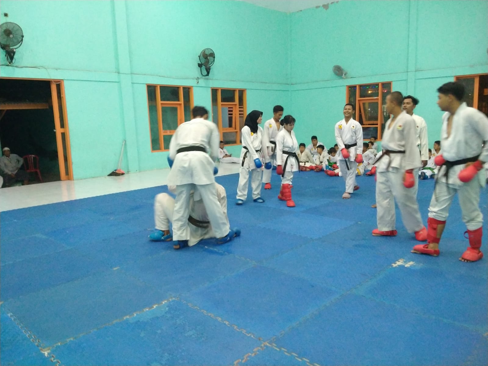 HADAPI POPDA: Atlet Inkai sedang latihan di SMAN 2 Pamekasan beberapa waktu lalu.