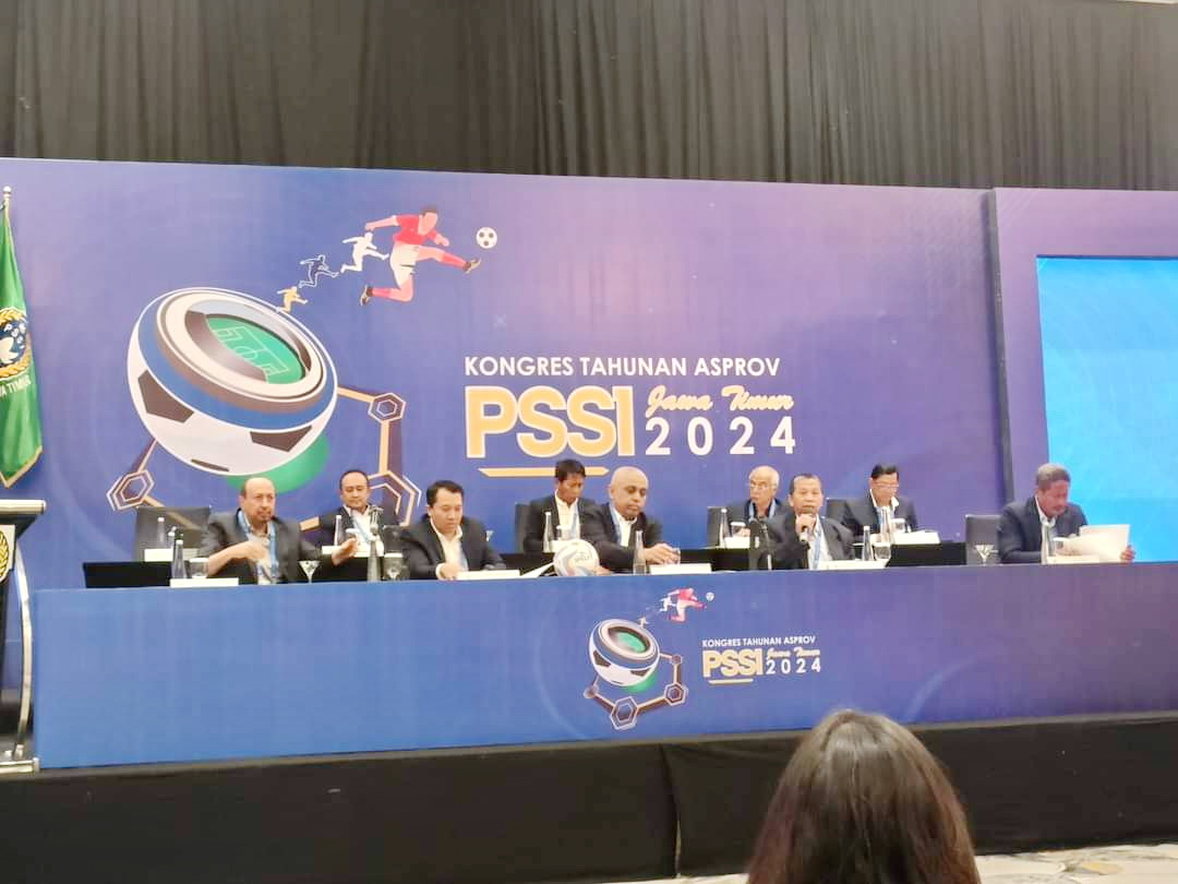 PEMBINAAN PEMAIN MUDA: PSSI Jawa Timur saat menggelar kongres tahunan di Hotel Sheraton Surabaya, Rabu (17/7).