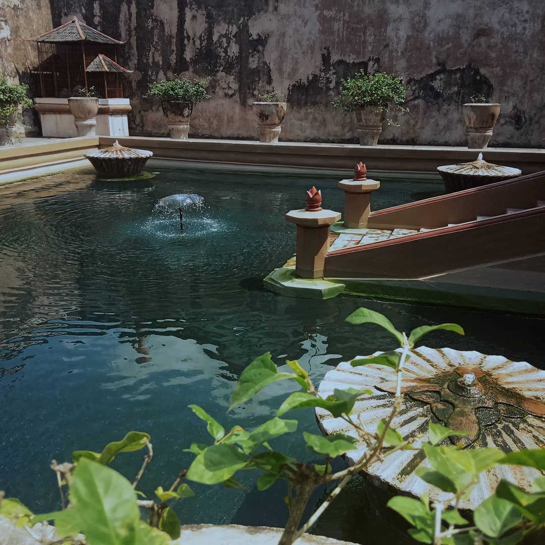 keindahan memukau arsitektur kuno di kawasan wisata Tamansari Yogyakarta