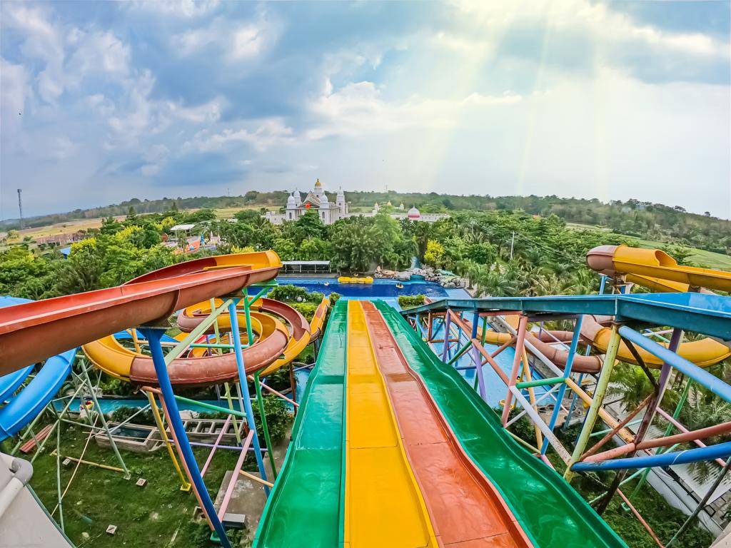 Race Slider, salah satu wahana di wisata Jepara Ourland Park