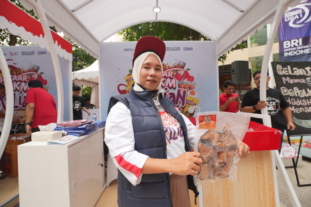 MAKIN LUAS: Salah satu UMKM ikan asap dari Bulukumba yang juga binaan BRI sudah bisa memasarkan olahannya di pasar Internasional.