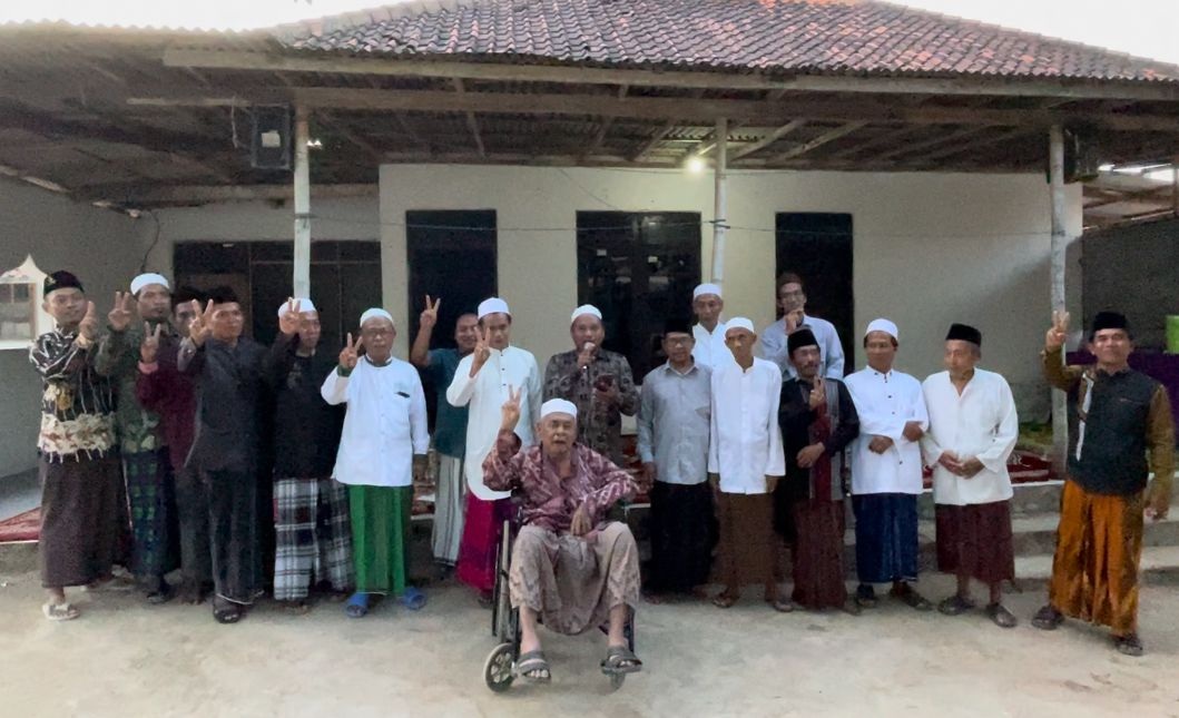SOLID: Sejumlah kiai di Kecamatan Batuputih mendeklarasikan pemenangan Faham di Pilkada 2024, Sabtu (19/10). (TIM FAHAM)