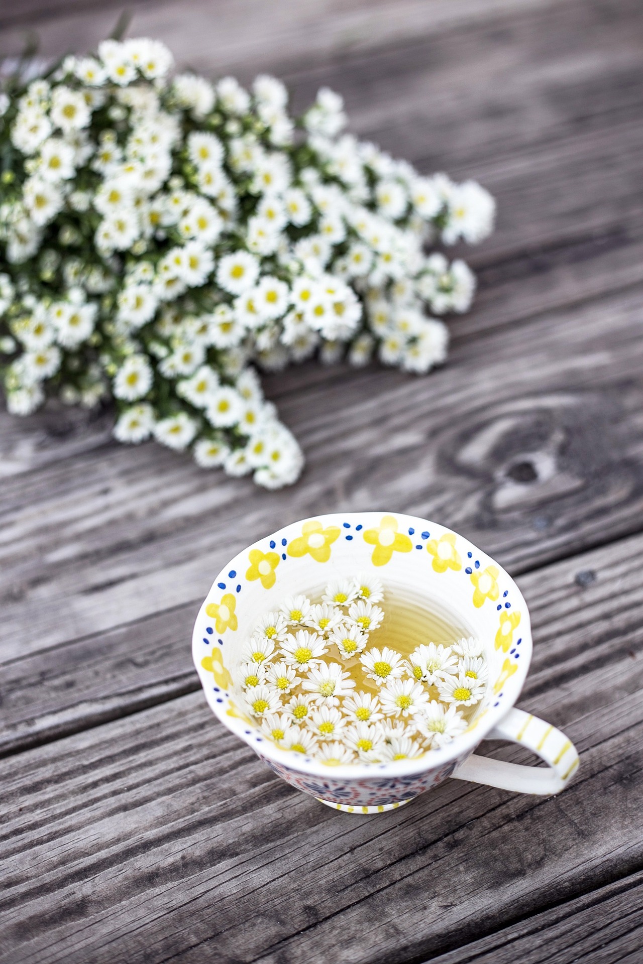 Salah satu teh dari bunga chamomile