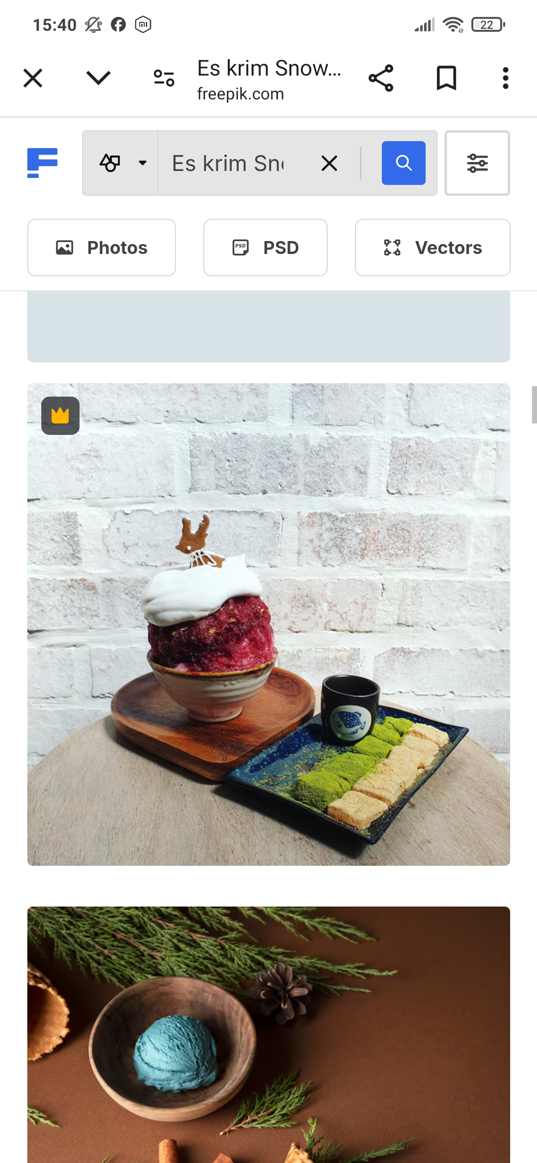 Menikmati Es Krim saat cuaca panas memang yang terbaik