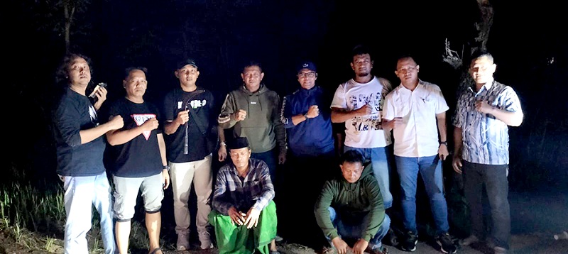 TIDAK BERKUTIK: Dua orang diduga pelaku pembacokan diamankan polisi di Kecamatan Ketapang, Sampang. (ISTIMEWA)