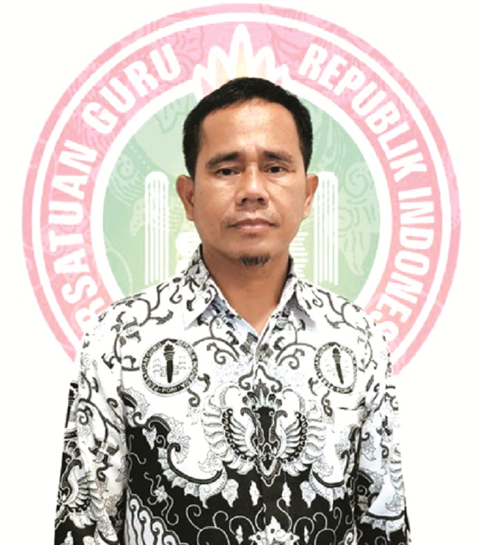 Suraji, sekretaris PGRI Bangkalan sekaligus Kepala SDN Jambu 2, Burneh