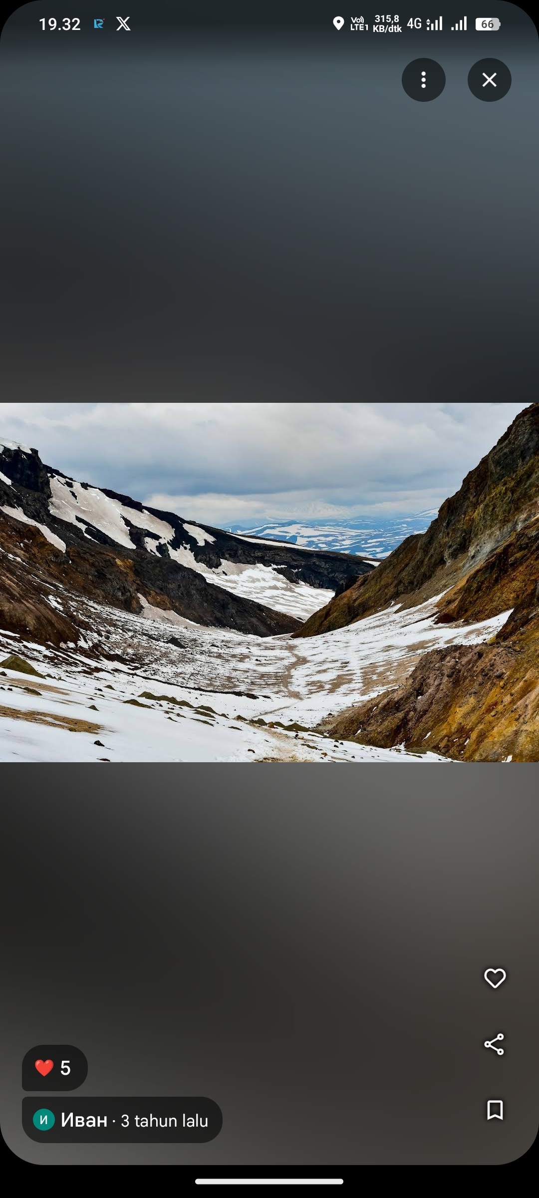 Mutnovsky Volcano Ice Caves, Rusia