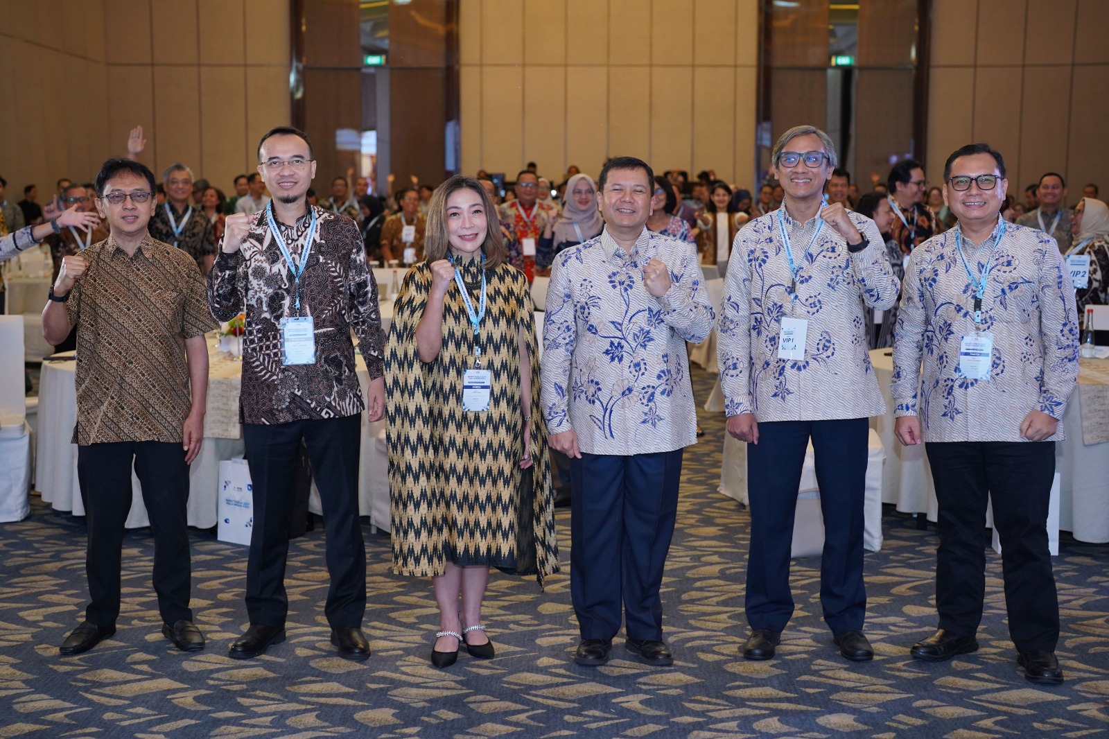 KOMITMEN: Sr. Manager SCM HCML, Listiani Dewi (ketiga dari kiri), berfoto bersama Sekretaris SKK Migas, Luky Yusgiantoro dan Kadiv SDM dan Organisasi SKK Migas, Daniel Kurnianto