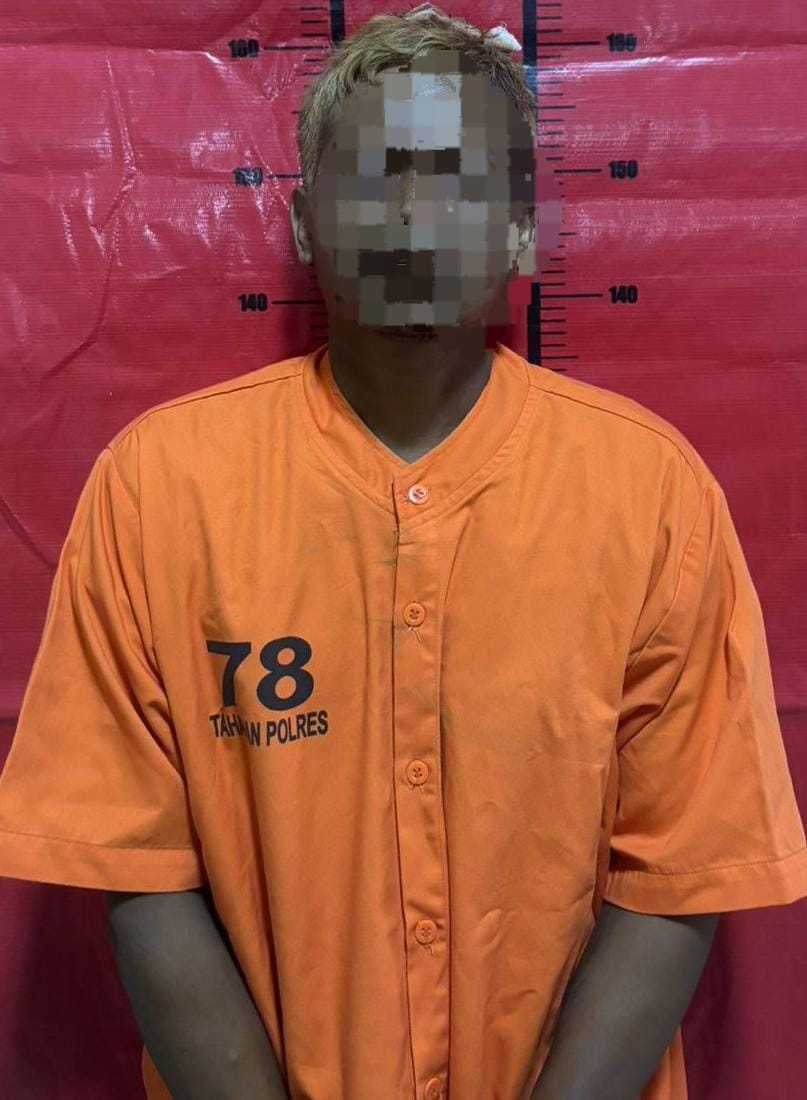 MASUK BUI: Pelaku curas Rahim, 38, warga Desa Sukamekar, Kecamatan Cibinong, Cianjur, Jawa Barat, berada di Mapolres Sumenep, Kamis (16/1). (POLRES SUMENEP)